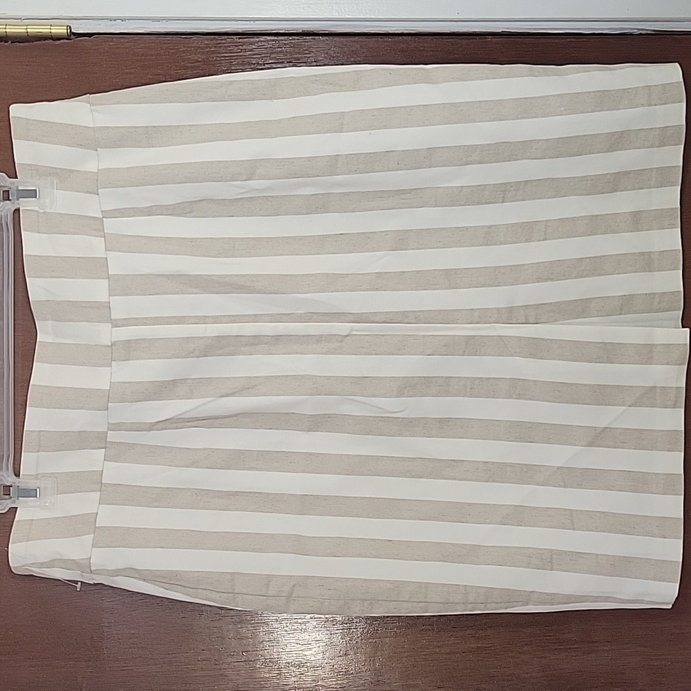 SOHO Striped Beige and White Skirt NWOT - Picture 3 of 8